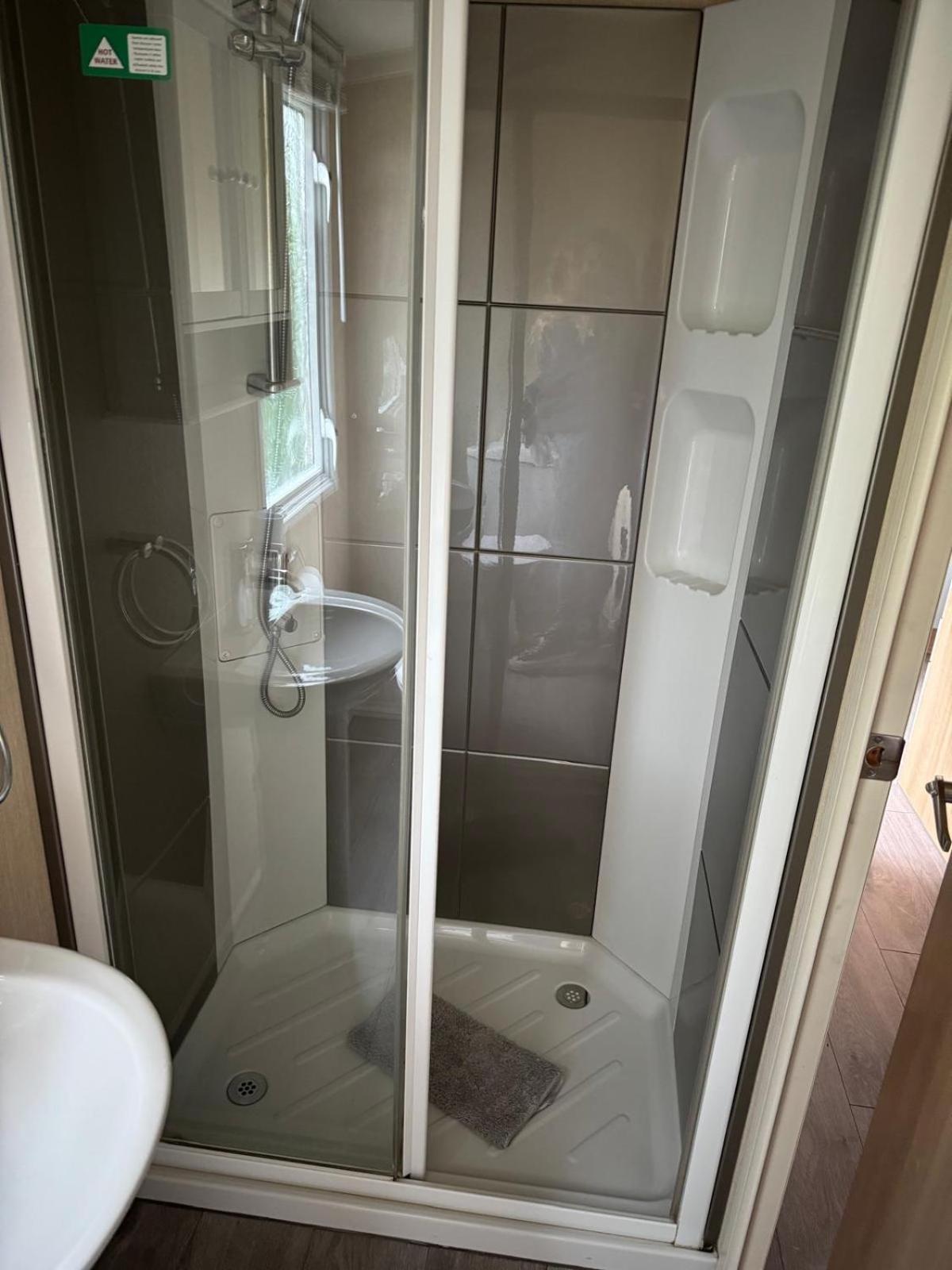 Prestige Static Caravan On 5 Star Holiday Park Cheswick  Zewnętrze zdjęcie